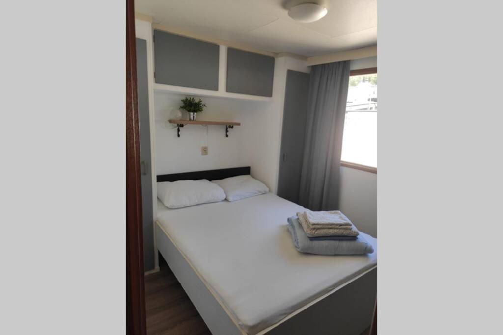 푸텐 Een Gezellige Chalet Met Zonnige Buitenruimte Op De Veluwe! 빌라 외부 사진